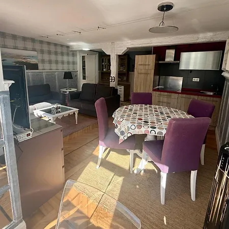 En El Centro De En La Plaza Juan Carlos I Lejlighed *