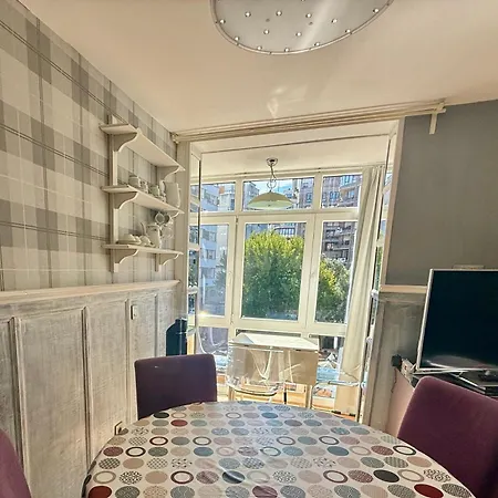 En El Centro De En La Plaza Juan Carlos I Lejlighed *