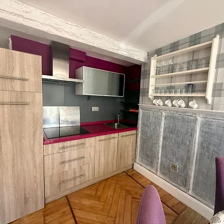 En El Centro De En La Plaza Juan Carlos I