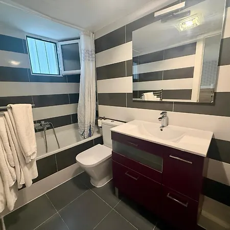 En El Centro De En La Plaza Juan Carlos I Apartmán Santander