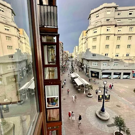 En El Centro De En La Plaza Juan Carlos I