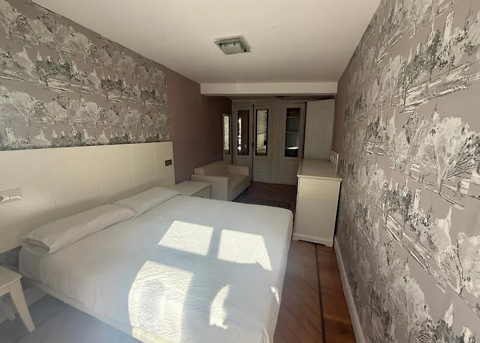 En El Centro De En La Plaza Juan Carlos I Santander