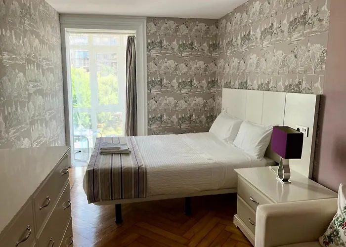 Apartman En El Centro De En La Plaza Juan Carlos I Santender