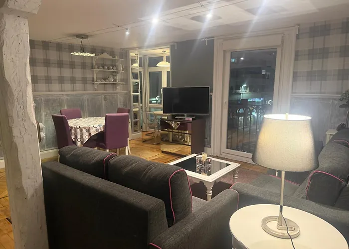 En El Centro De En La Plaza Juan Carlos I Apartman Santender