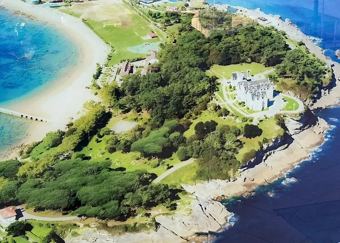 En El Centro De En La Plaza Juan Carlos I Apartamento *